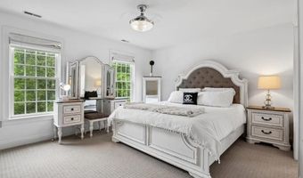 14 Aspen Ln, Bedford, NH 03110