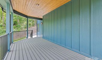18 Winterhawk Dr, Arden, NC 28704