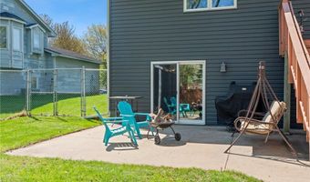 7165 Upper 157th St W, Apple Valley, MN 55124