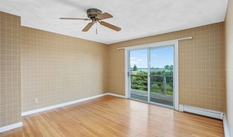 93 Harris Meadow Ln, Barnstable, MA 02630