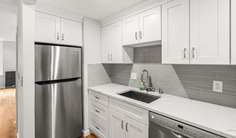 2 Clarendon St 102, Boston, MA 02116