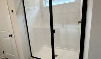 182 Peeps Ct, Adkins, TX 78101