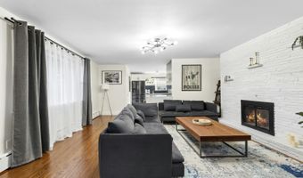 125 W Minna Ave, Avenel, NJ 07001