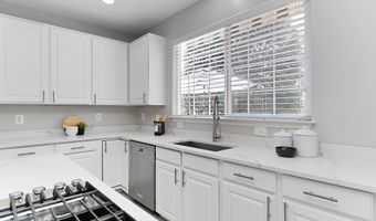 43820 LAUREL RIDGE Dr, Ashburn, VA 20147