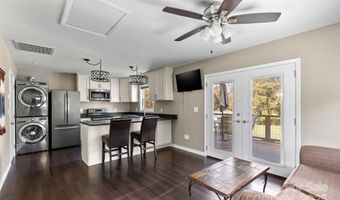 24 Ian River Dr, Asheville, NC 28806