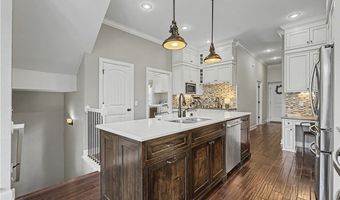 8424 Preston Trl, Bentonville, AR 72712