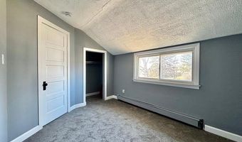 432 Edgewater Dr, Algonac, MI 48001