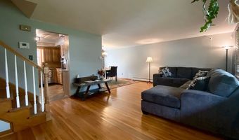 693 Edgewater Dr, Amherst, NY 14228