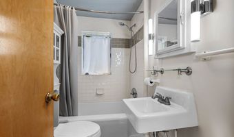 285 Division St, Algoma, WI 54201