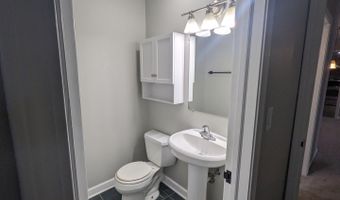 518 W Miner St 2H, Arlington Heights, IL 60005