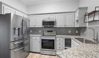 4507 Furling Ln 302, Destin, FL 32541