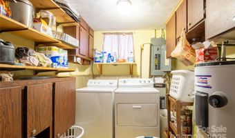 1306 Fork Mountain Rd, Bakersville, NC 28705