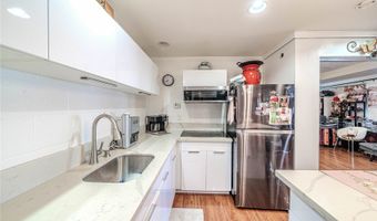 2203 Young St, Honolulu, HI 96826