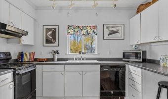 227 High St, Belfast, ME 04915