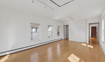 997 Washington St, Bath, ME 04530
