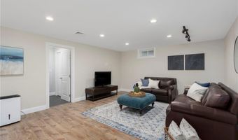 161 Seawynds Dr, North Kingstown, RI 02852