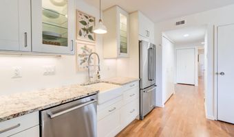 4936 SENTINEL Dr 302, Bethesda, MD 20816