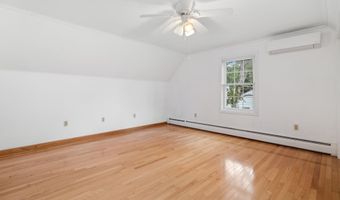 8 Chesterfield Dr, Concord, NH 03301
