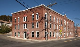 77 Elm St 302, Amesbury, MA 01913