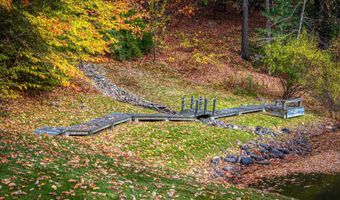 10 Maiden Ln, Bedford, NH 03110
