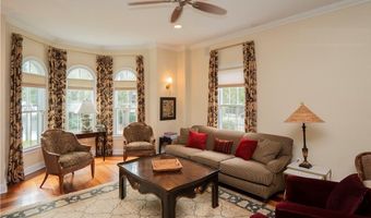 8 Cottage St 2, Newport, RI 02840