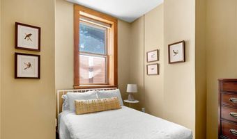 3 Hazard Ave, Newport, RI 02840