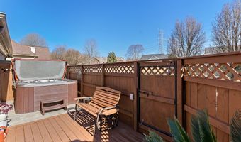 1720 Hollister Dr, Alcoa, TN 37701
