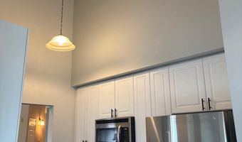5924 FOUNDERS HILL Dr 302, Alexandria, VA 22310