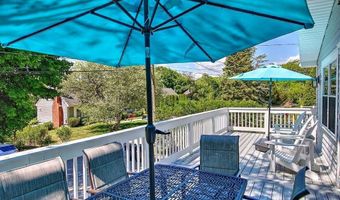 36 Fairway Rd, Narragansett, RI 02882