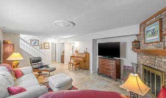 1529 Autumn Leaf Dr, Ballwin, MO 63021
