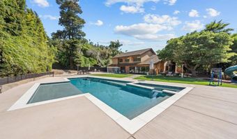 20 Lake Helix Dr, La Mesa, CA 91941