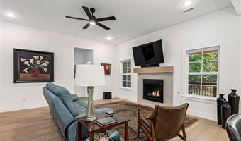 6 Shetland Dr, Bella Vista, AR 72715