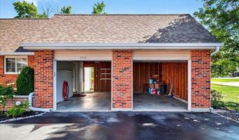 1319 Tahoe Valley Ct, Ballwin, MO 63021