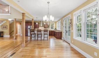 71 Norton Ave, Cranston, RI 02920