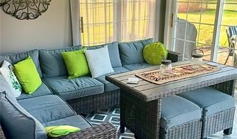 2435 Queensbury Rd, Alliance, OH 44601