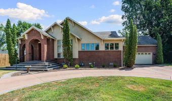 210 NW F St, Bentonville, AR 72712