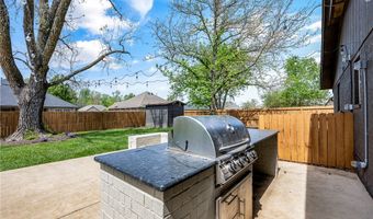 1808 SW D St, Bentonville, AR 72712