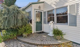 31 Grand Central Ave, Amityville, NY 11701