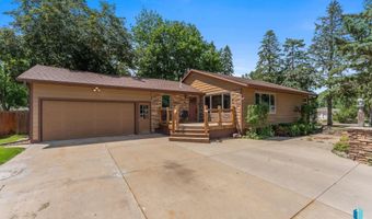 201 S 5th Ave, Brandon, SD 57005