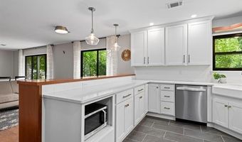 2930 W Cambridge Ct, Bartlesville, OK 74006