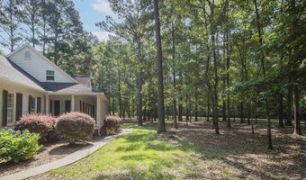 151 Mockingbird Ln, Atmore, AL 36502