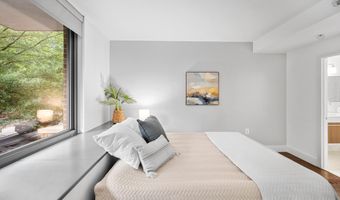 2001 15TH St N 111, Arlington, VA 22201