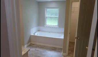 7698 Zuber Rd, Benton, AR 72019
