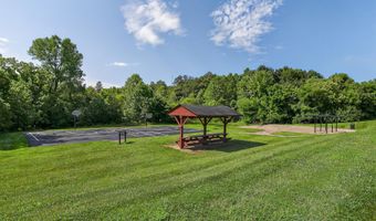 1168 Parkside Dr, Alexandria, KY 41001