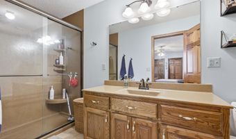 916 E 27th St, Baxter Springs, KS 66713