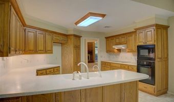 5708 Parkhill Pl, Bartlesville, OK 74006