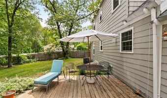 689 Middle Rd, East Greenwich, RI 02818