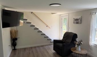 780 Oakland Rd, Belgrade, ME 04917
