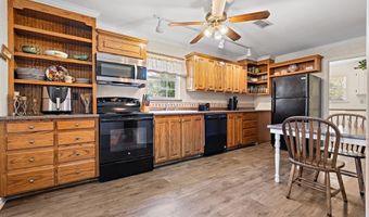 150 Private Road 311, Abbott, TX 76621