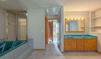 112 River Oaks Dr, Bainbridge, GA 39819